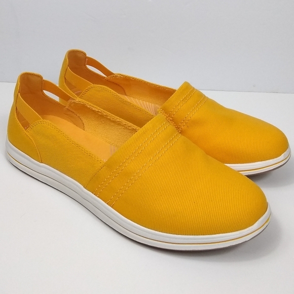 Clarks Shoes - Clarks Cloudsteppers Breeze Step Slip-On Shoes Yellow Jaune Women's 11 Sneakers